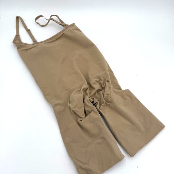 Skims Square Neck Mid Thigh Bodysuit Size Small NWOT - Picture 4 of 6